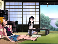 Nagisa haciendo los deberes de verano en casa de Honoka.