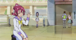 Mana waving to Michiko