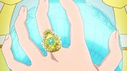 The Heart Kuru Ring appears on Minori's finger