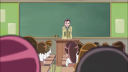 La maestra Tsurusaki termina la clase del día