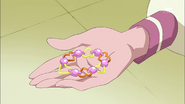 Pulsera hecha por Erika para que Nanami se la de a Rumi