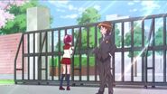 Seiji le dice a Megumi que debería entender como Hime se siente y que ella no es igual a Megumi