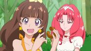 Kirara comiendo donas