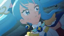 Sky glances at the crying Ellee-chan