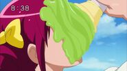 El helado derramado en la cara de Miyuki