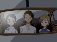 Nagisa, Honoka y FujiP en el coche de Gertrude