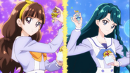 Minami y Kirara transformándose con uniforme