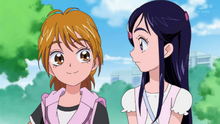 Honoka looking at Nagisa (HuPC22)