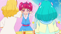 Elena and Lala try to stop Hikaru from using the pearl