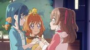 Kokone y Ran apoyan a Yui a que visiten a Amane