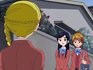 Nagisa y Honoka saludan a Hikari por la mañana