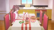 Yui hace un recordatorio para comprar zanahorias para el curry de la cena