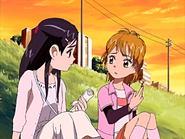 Nagisa y Honoka preguntándose porque Circulas sentía a la Reina en ellas