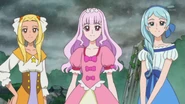Las Cures Legendarias revelando su identidad.jpg (138 kB) Chieri y las demás revelan su identidad como antiguas Pretty Cure