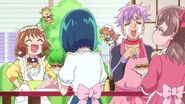 Todos disfrutan de los takoyaki de Ran excepto Kokone