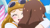 Stella hugging Kirara