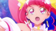 Cure Star en el ataque "Imaginación Star Twinkle Pretty Cure"