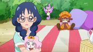 Yui, Pafu, Aroma y Kuroro observando a Shut