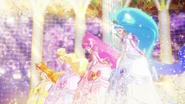 Cure Flora, Mermaid, Twinkle y Scarlet antes de presentarse