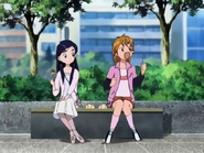 Nagisa y Honoka comiendo buñuelos