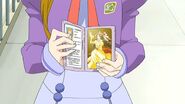 Maria's appearance in a photo of Urara's wallet