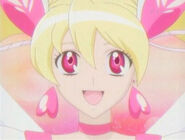 Cure Angel Peach en el ataque Corazón de Amor Verdadero Pretty Cure Fresh.