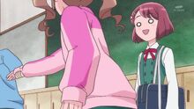 Nodoka watches Hinata get pulled along by Chiyu