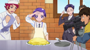 Makoto hace una tortilla gigante