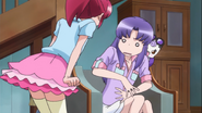 Megumi le pide a Iona que le enseñe como llego a hacer su forma inocente