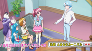 Blue explica a las chicas la tarea de Yuko