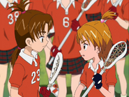 Nagisa y Rina decidien usar el partido para animar a Shiho