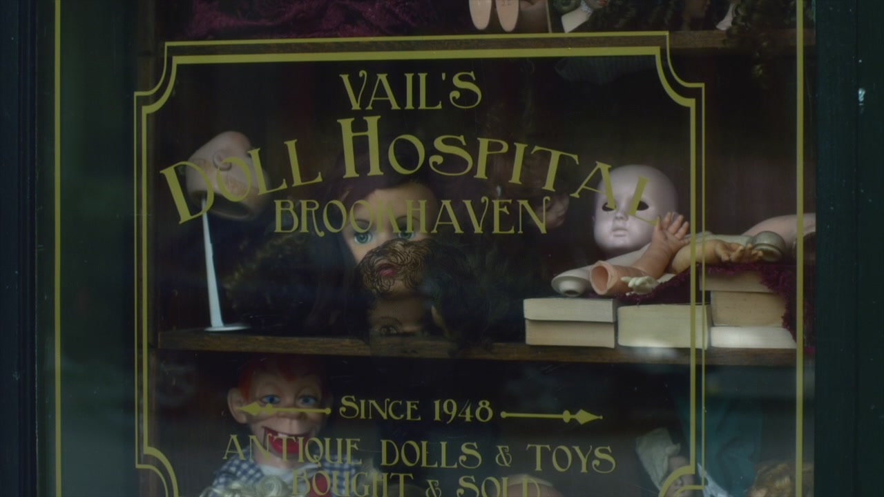 creepy dolls shop