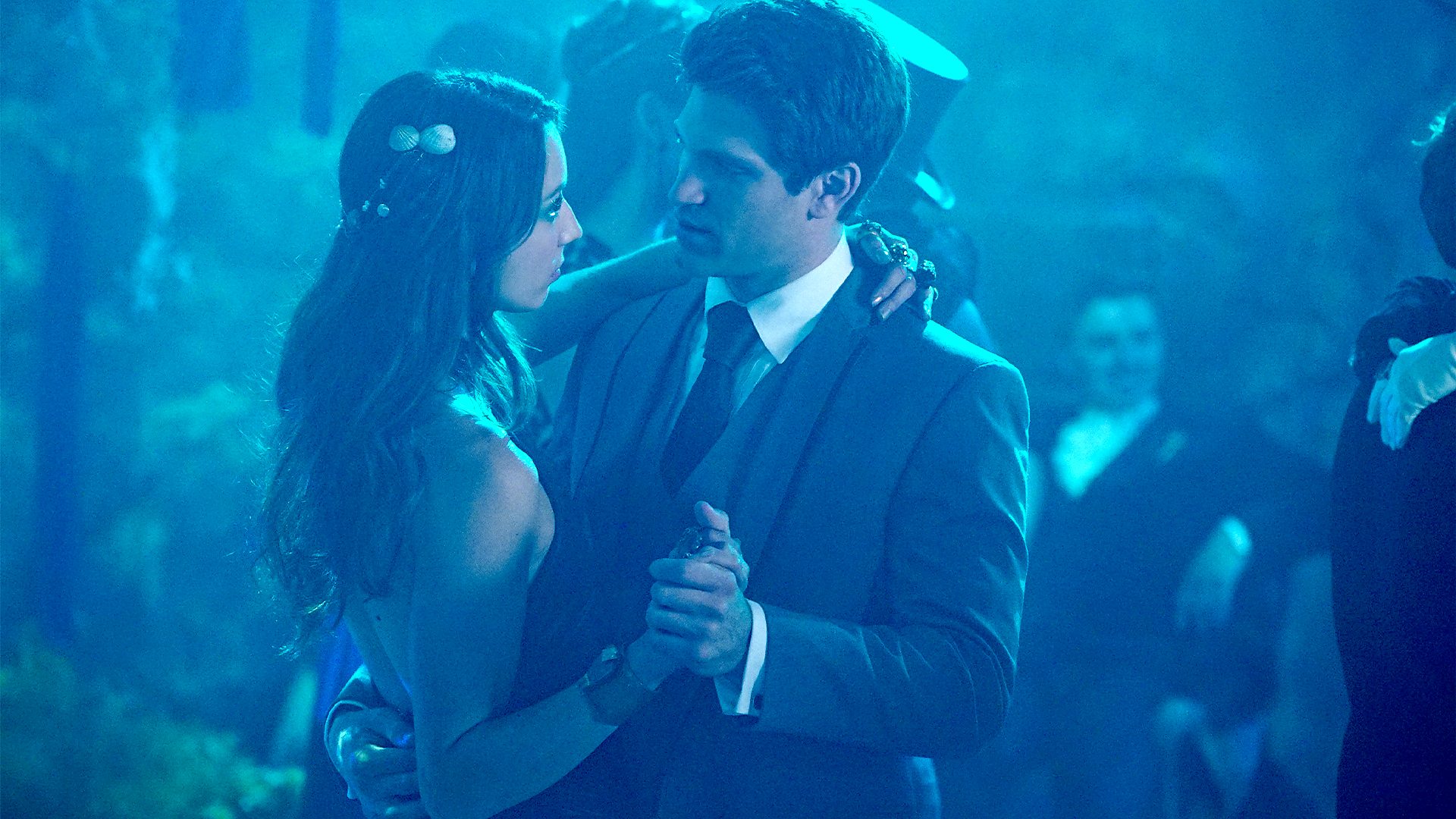 Pretty Little Liars na platformě X: „#TBT to prom in the