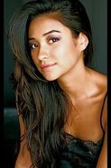 Shay-Mitchell-shay-mitchell-13257932-320-480