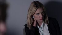 Pretty Little Liars S05E04 Thrown from the Ride 114