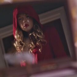 alison dilaurentis red coat