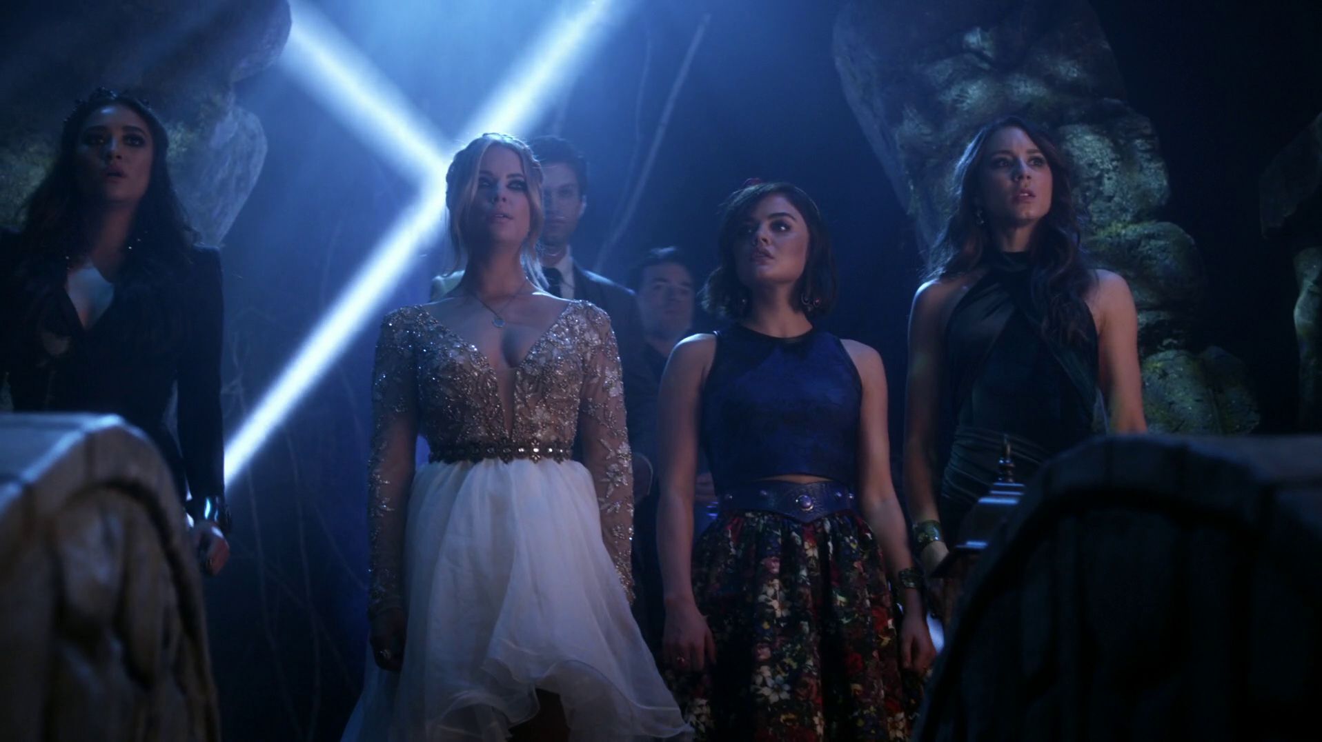 Pretty Little Liars na platformě X: „#TBT to prom in the