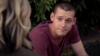 Travis Hobbs Pretty Little Liars Wiki Fandom