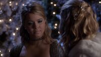 Pretty Little Liars S05E13 How the A Stole Christmas 32