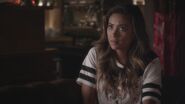 Emily S05E17 040