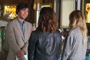 Pretty-little-liars-711-02.jpg