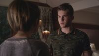 Pretty Little Liars S05E24 113