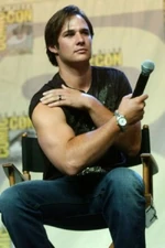 Ryan Merriman flexing ;)