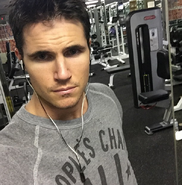 RobbieAmell77788