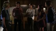 Pretty.Little.Liars.S05E17.720p.HDTV 0085.jpg