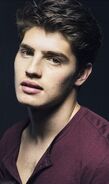 Gregg-sulkin-garoto-dia36620