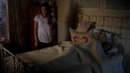 Emily S05E06 043