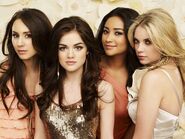 Pretty-little-liars-photo