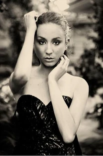 Troian-photoshoots-troian-bellisario-20626956-374-563