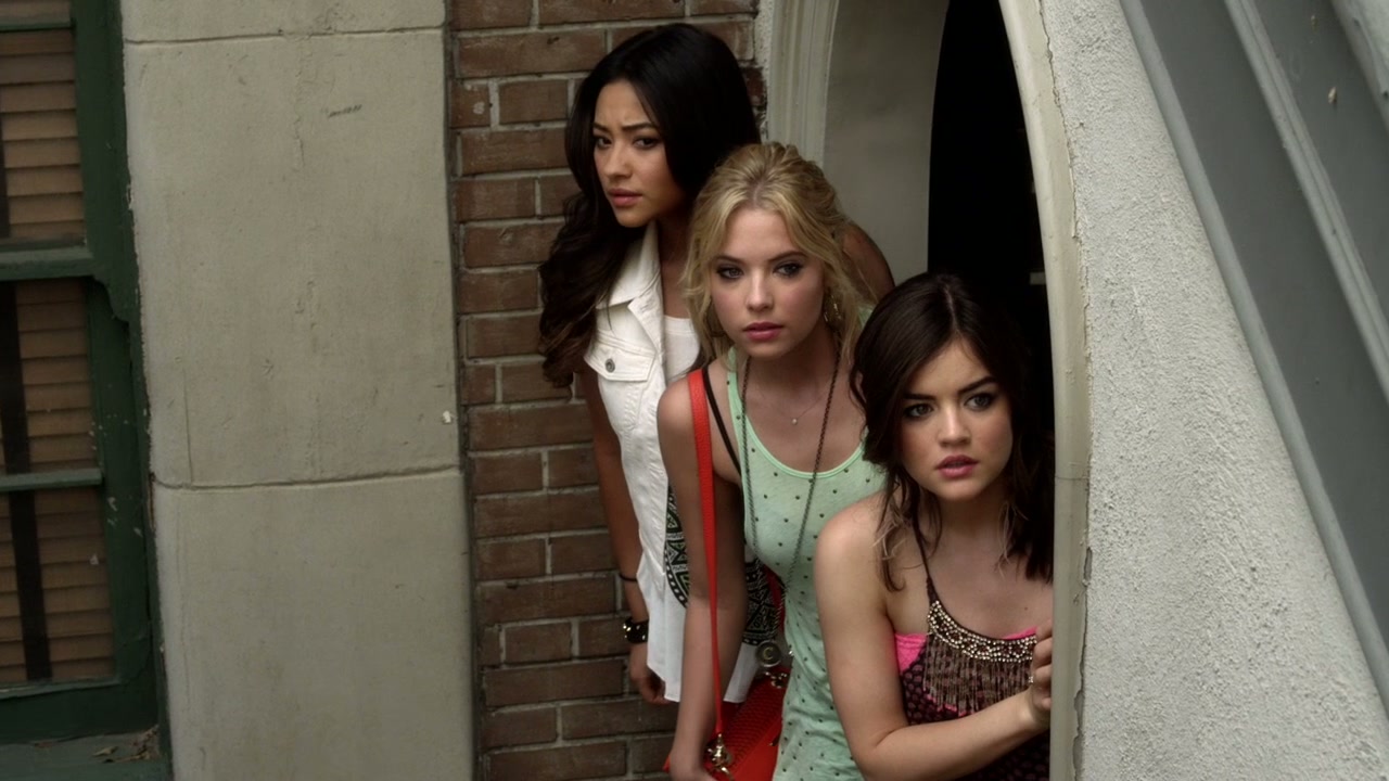 pretty little liars season 3 aria